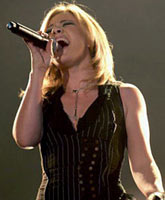Kelly Clarkson Live Concert /   